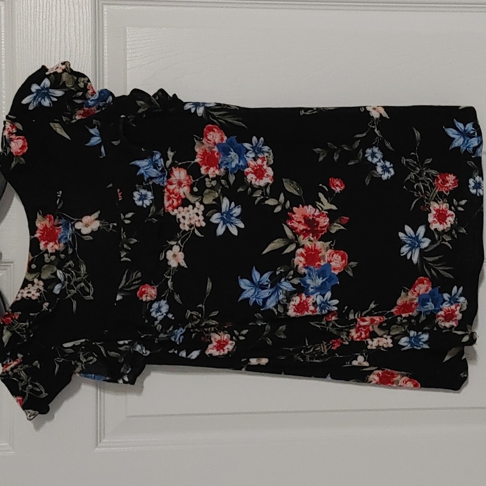 Doe & Rae Black Floral Blouse Sz Small Shoulder Sleeve EUC - Picture 6 of 7